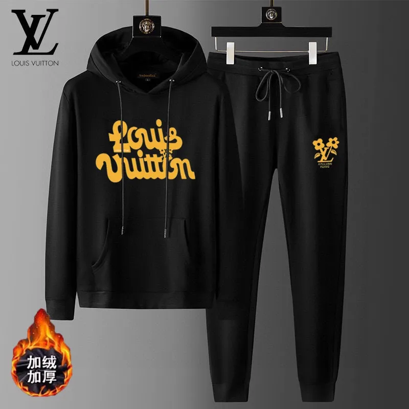 🅿️420 brand [LV Louis Vuitton] (velvet and thickened) 2025 spring new product, celebrities' favorite fashion-flavored casual suit, clean and neat tailoring, full of urban style. It is made of high-quality customized fabrics, with excellent thermal insulation effect inside, soft and dry feel, and a crisp and stylish upper body effect. The three-dimensional cutting process and the pattern are all of high standards, and the silhouette version has the right benefits! It is not tight at all, and you feel good when you wear it. So many top-quality raw materials create high-end products with unparalleled value. It is the first choice for high-end fashion people. (Size: M-4XL can wear up to 200 pounds)